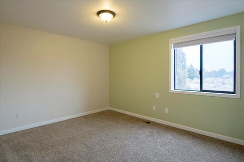 Tiny photo for 60990 Jennings Rd Road, Bend, OR 97702 (MLS # 220213579)