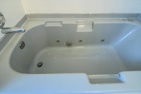 Tiny photo for 60990 Jennings Rd Road, Bend, OR 97702 (MLS # 220213579)