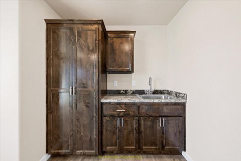 Tiny photo for 7869 Houston Loop, White City, OR 97503 (MLS # 220216889)