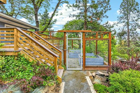 Tiny photo for 301 Hillcrest Street, Ashland, OR 97520 (MLS # 220219338)