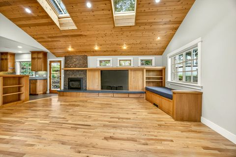 Tiny photo for 301 Hillcrest Street, Ashland, OR 97520 (MLS # 220219338)