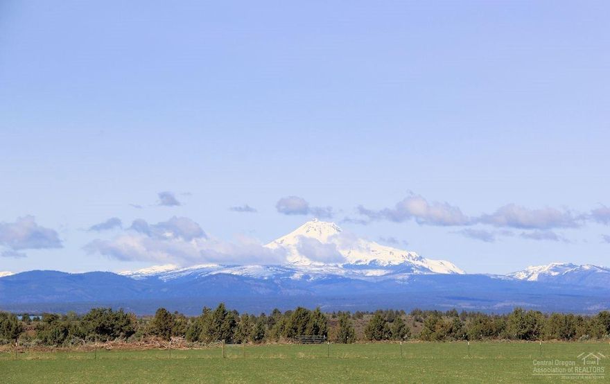 Hard to find 5 acre irrigated parcel with cascade mountain views. Conveniently located just on the outskirts of town, this lot is close to the airport, golf course and just minutes from downtown. This dream buildable site will not last long, so act now!