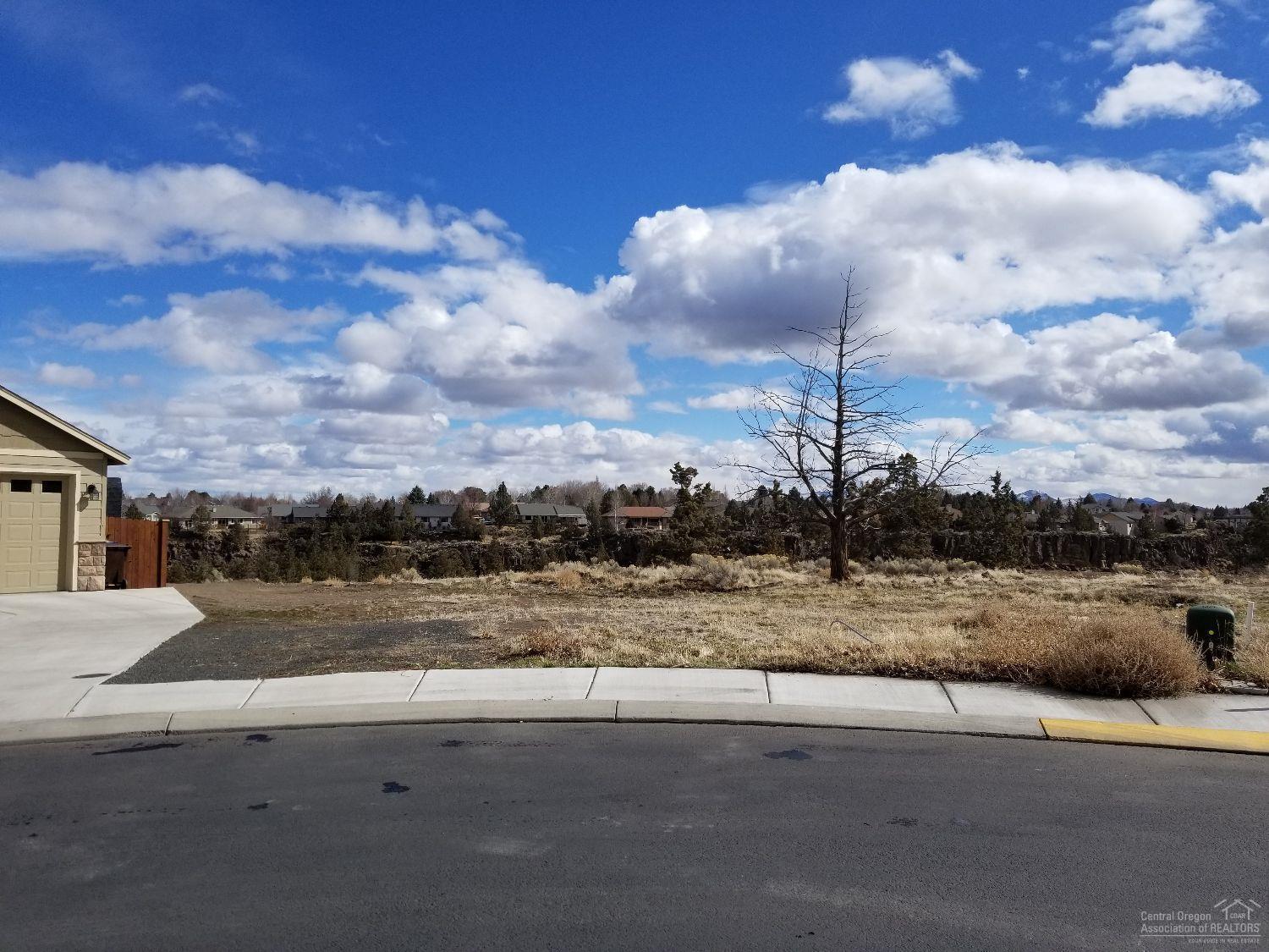 McKenzie Rim Estates - Land