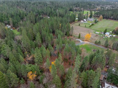 Tiny photo for 1740 Pleasant Creek Road, Rogue River, OR 97537 (MLS # 220212225)