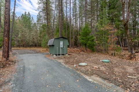 Tiny photo for 1740 Pleasant Creek Road, Rogue River, OR 97537 (MLS # 220212225)