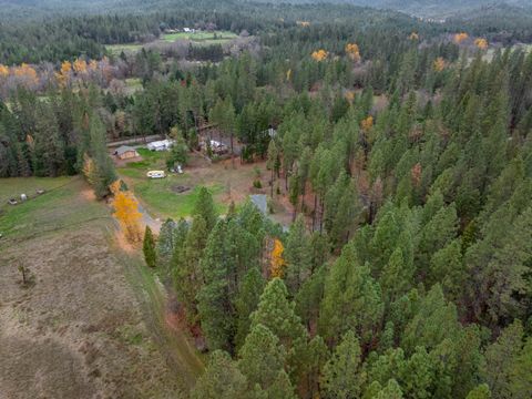 Tiny photo for 1740 Pleasant Creek Road, Rogue River, OR 97537 (MLS # 220212225)