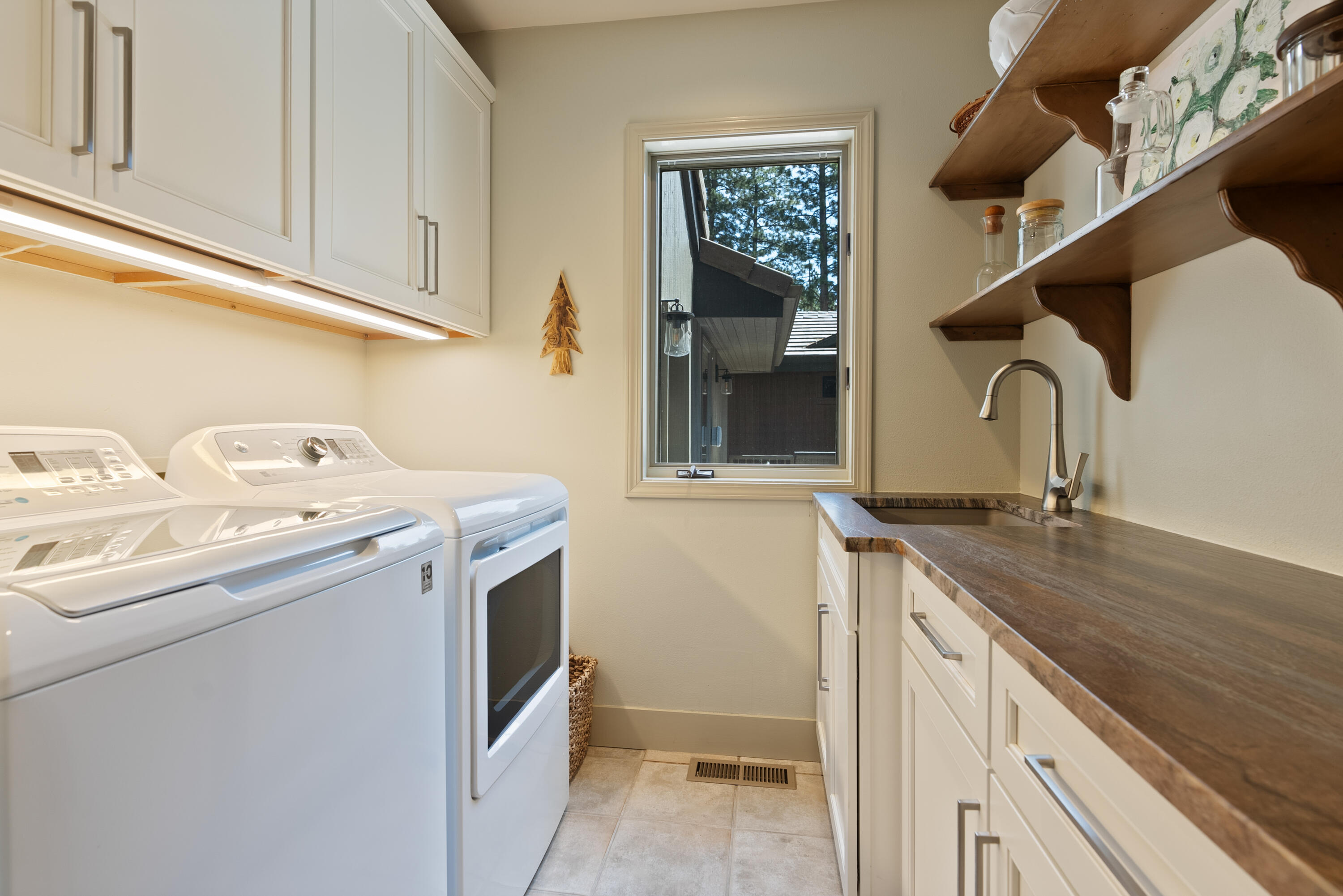 Broken Top - Residential