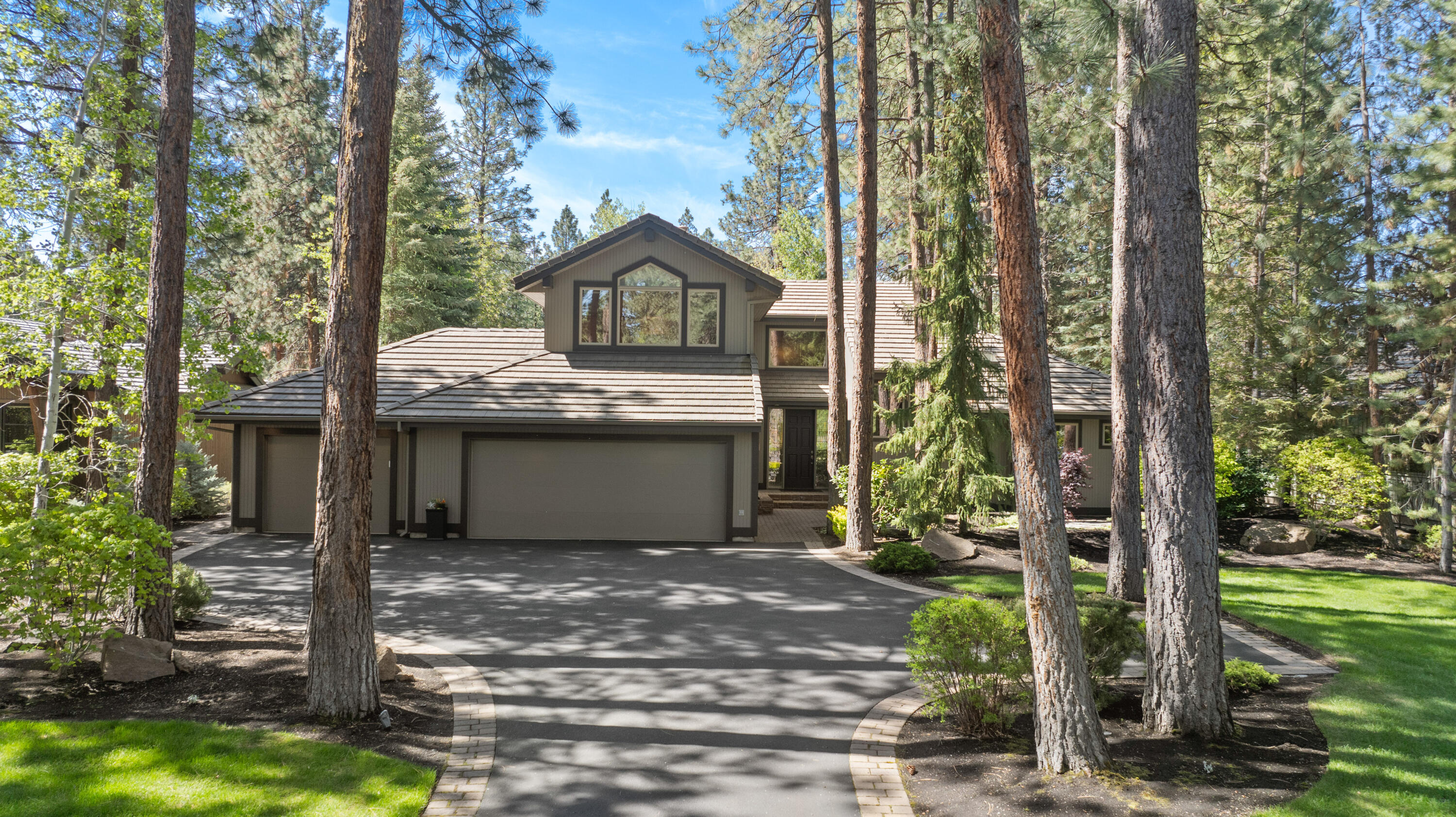 Broken Top - Residential