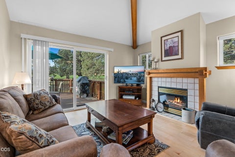 Tiny photo for 8520 Golden Pheasant Court, Redmond, OR 97756 (MLS # 220224074)