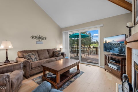 Tiny photo for 8520 Golden Pheasant Court, Redmond, OR 97756 (MLS # 220224074)