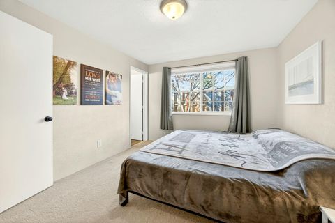 Tiny photo for 1968 Hutchins Circle, Medford, OR 97504 (MLS # 220212684)