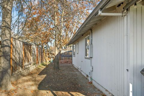 Tiny photo for 1968 Hutchins Circle, Medford, OR 97504 (MLS # 220212684)