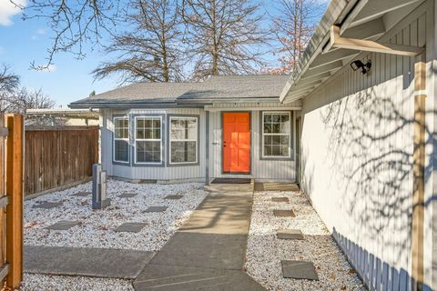 Tiny photo for 1968 Hutchins Circle, Medford, OR 97504 (MLS # 220212684)