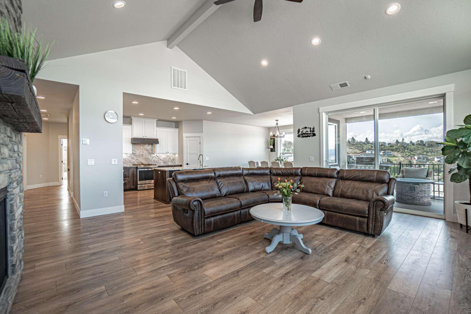 Innsbruck Ridge At Vista Pointe Phase 1 And 2 - Residential