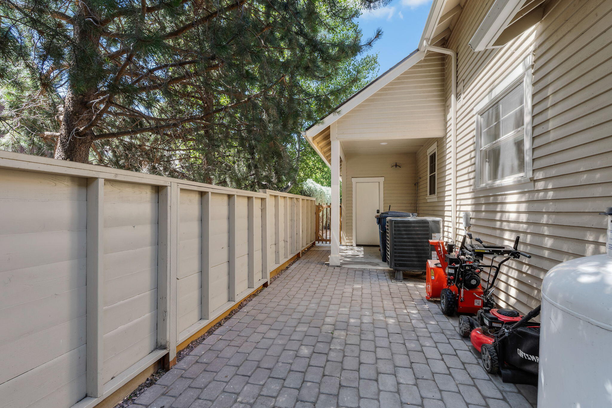 Pine Meadow Vill - Residential