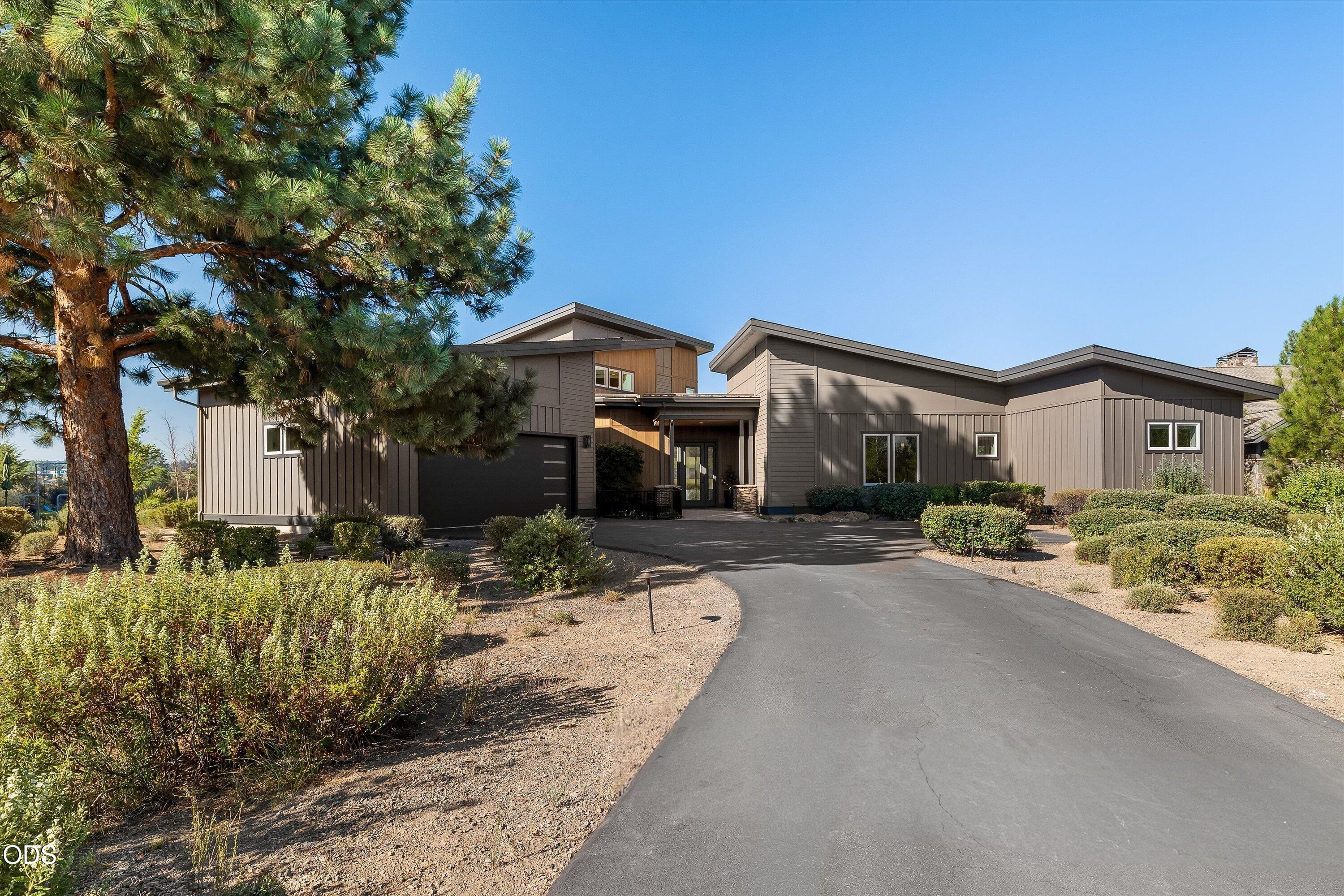 61649 Hosmer Lake Drive