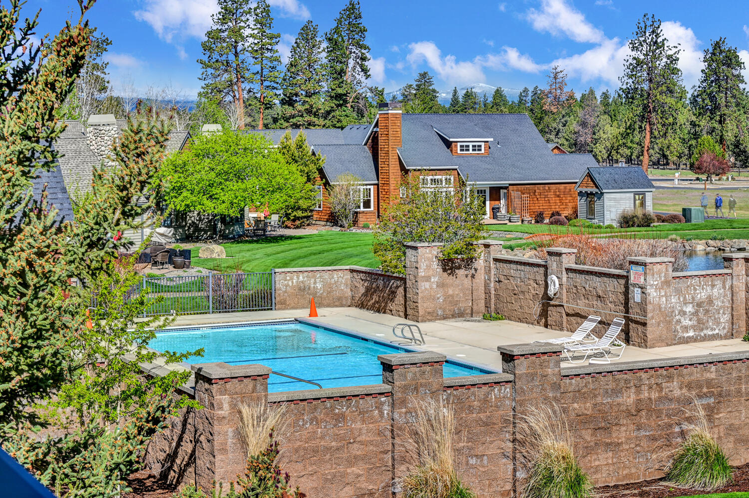 Pine Meadow Vill - Residential