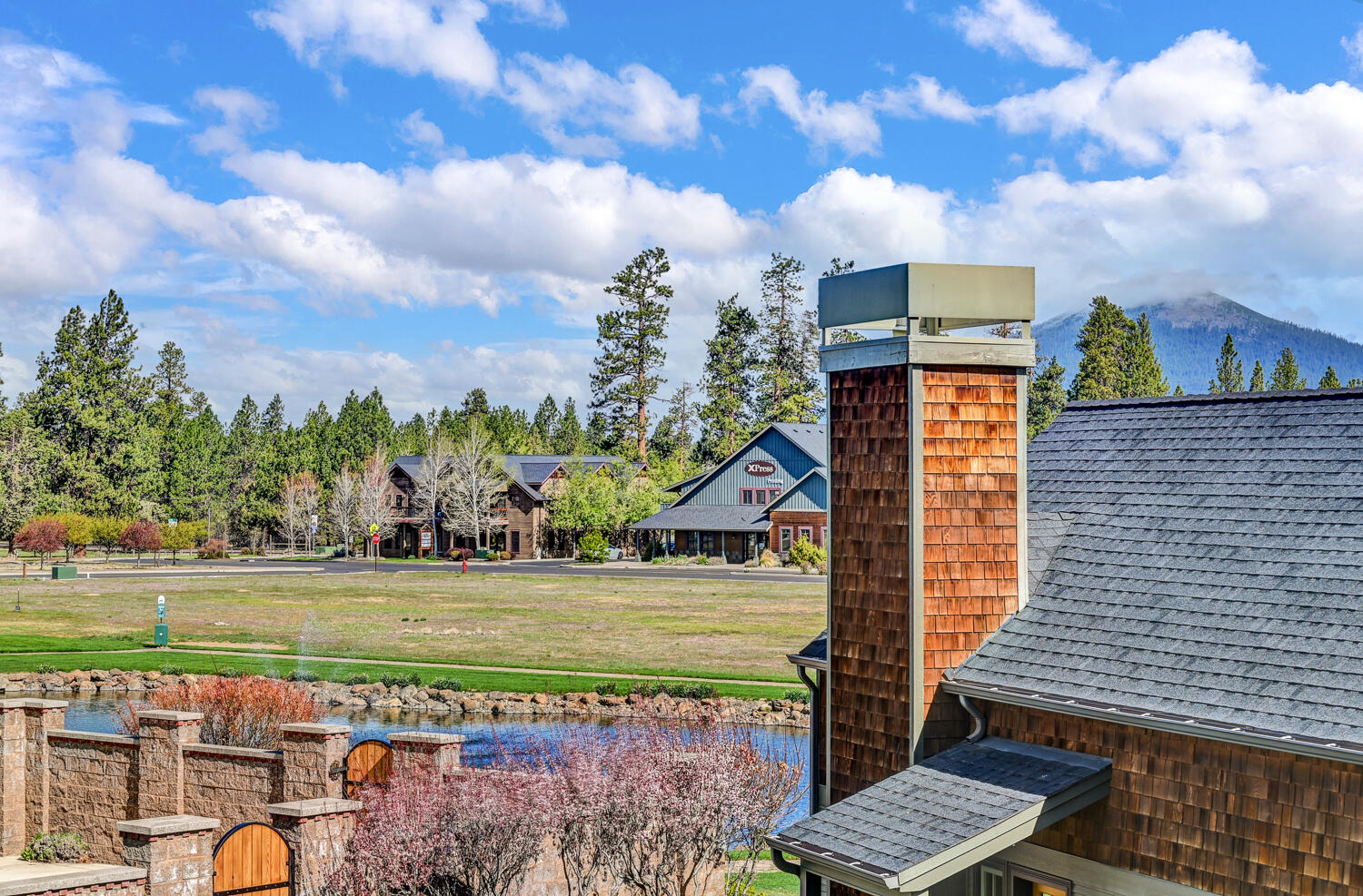 Pine Meadow Vill - Residential