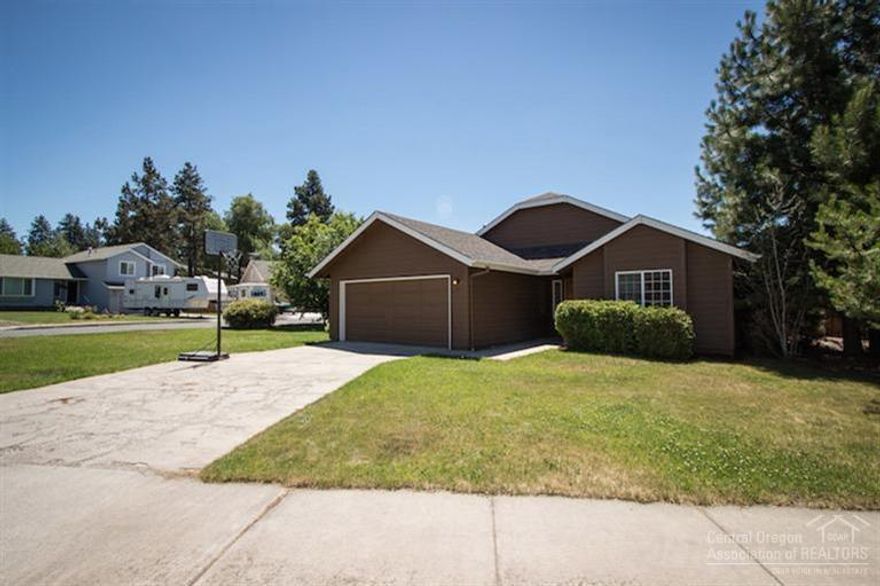 Situated on a bright corner lot in Midtown, this well cared for 1 level home has many things going for it. The LR / kitchen arrangement is ideal for comfortable living and entertaining guests. The home has fresh interior paint and all new carpet. The kitchen features granite tile counters and back splash, under-mount sink and tile floors. The master bedroom is spacious, with vaulted ceiling and separation from the other bedrooms. The location is moments from shopping and half a block from Orchard Park.