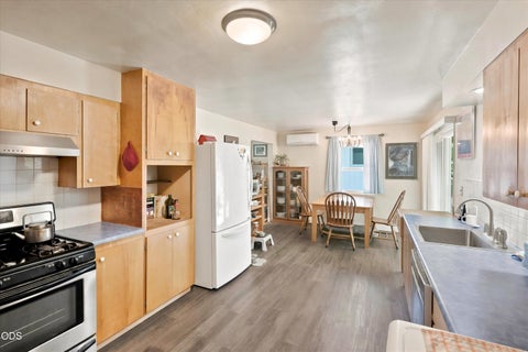 Tiny photo for 3339 Perrydale Court, Medford, OR 97501 (MLS # 220224021)