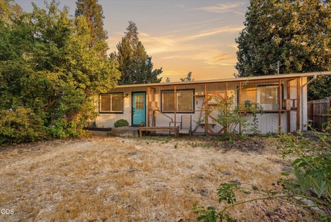 Photo of 3339 Perrydale Court, Medford, OR 97501 (MLS # 220224021)