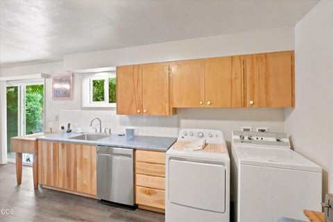 Tiny photo for 3339 Perrydale Court, Medford, OR 97501 (MLS # 220224021)