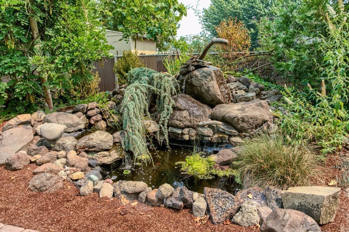 Country Club Manor - Residential