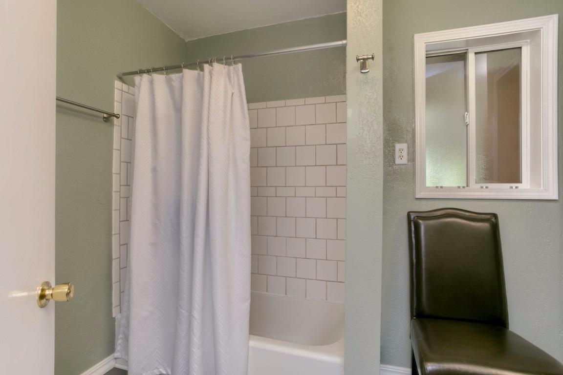 Country Club Manor - Residential