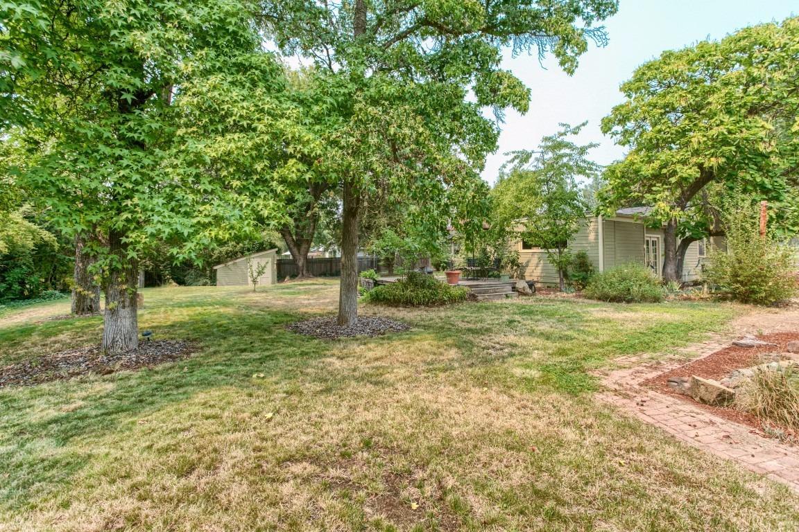 Country Club Manor - Residential