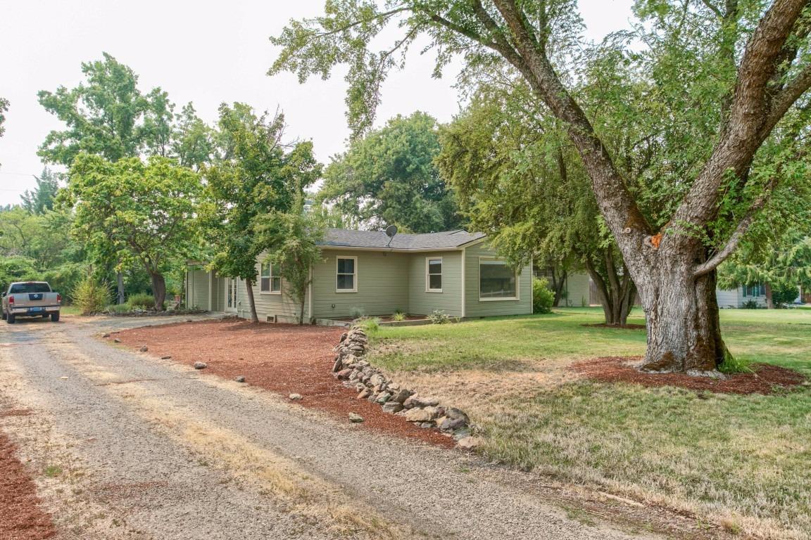 Country Club Manor - Residential