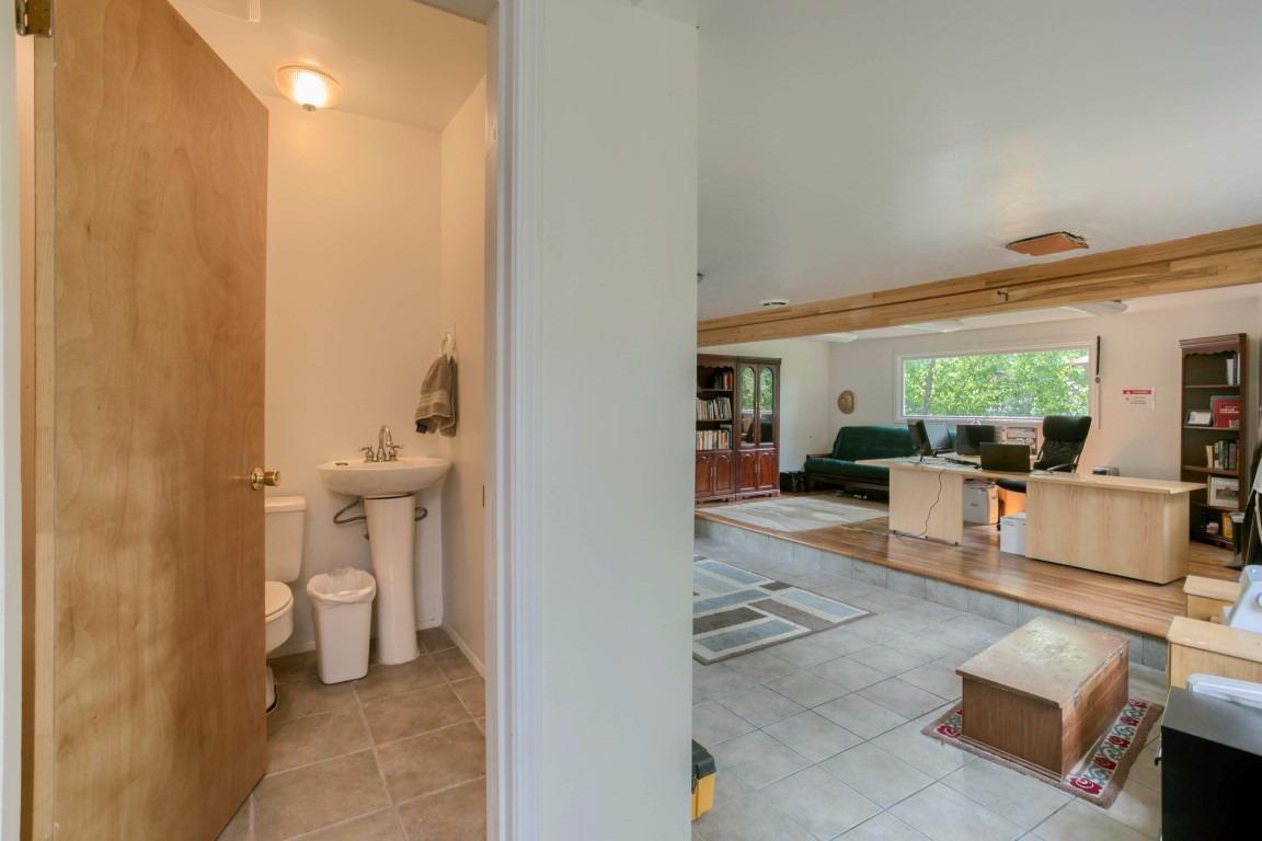 Country Club Manor - Residential