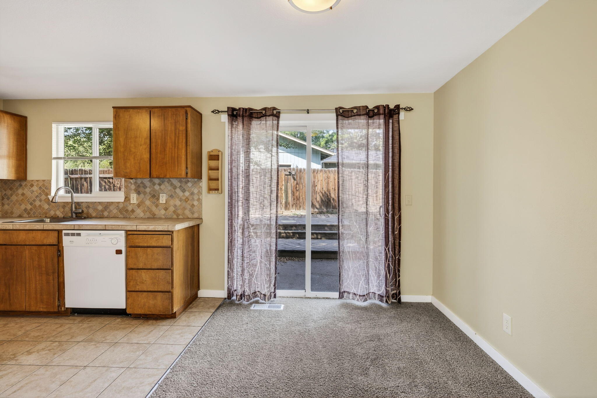 2739 NE Cordata Drive