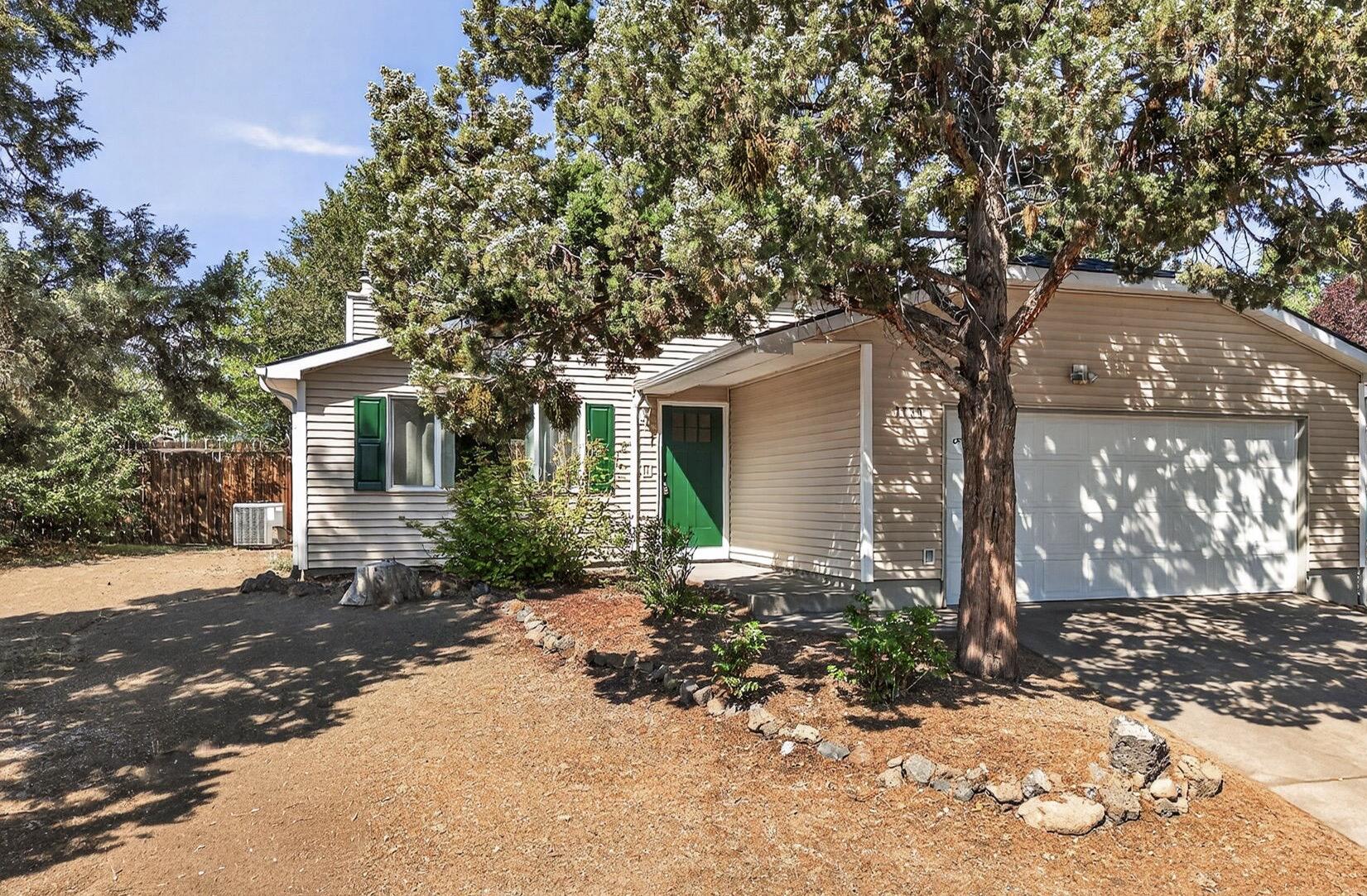 2739 NE Cordata Drive