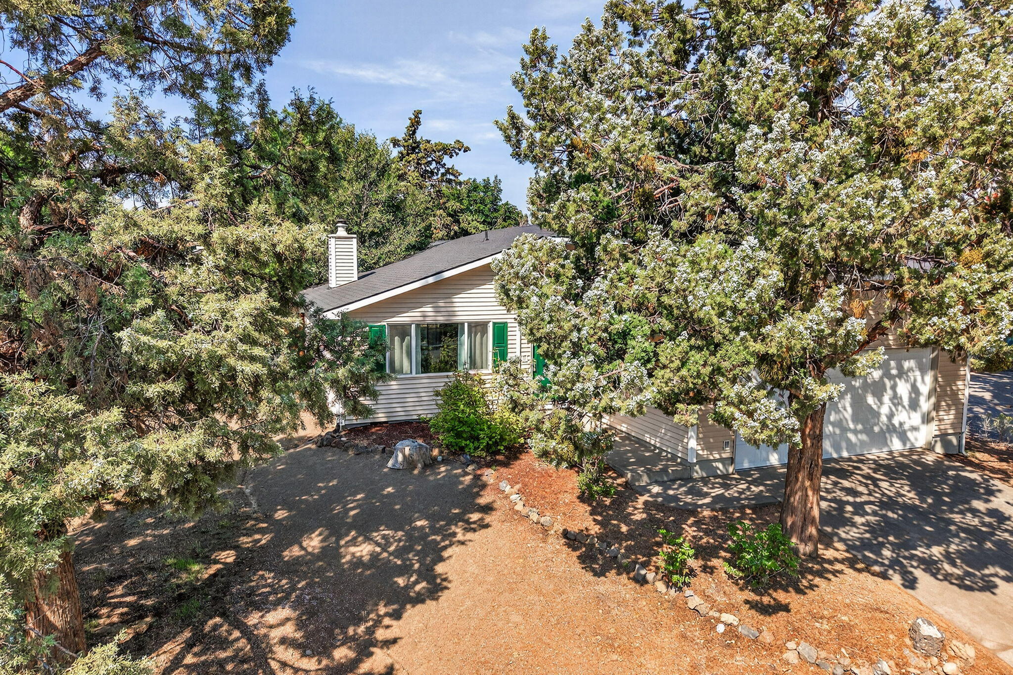 2739 NE Cordata Drive