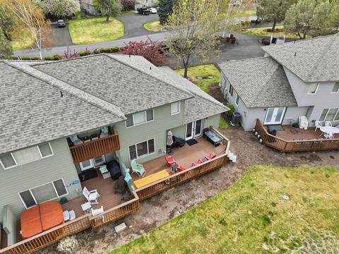 Tiny photo for 999 Golden Pheasant Drive, Redmond, OR 97756 (MLS # 220219398)