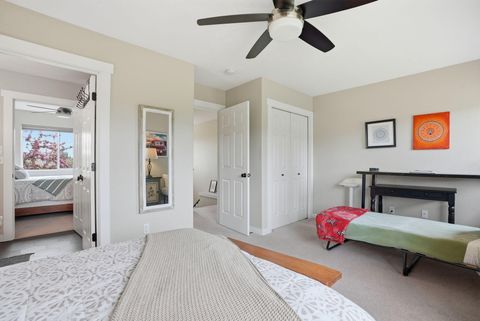 Tiny photo for 999 Golden Pheasant Drive, Redmond, OR 97756 (MLS # 220219398)