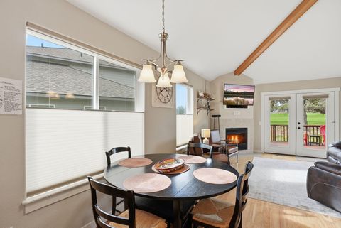 Tiny photo for 999 Golden Pheasant Drive, Redmond, OR 97756 (MLS # 220219398)