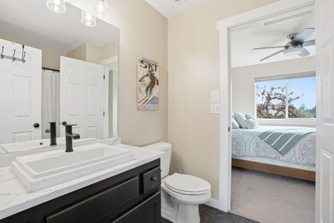 Tiny photo for 999 Golden Pheasant Drive, Redmond, OR 97756 (MLS # 220219398)