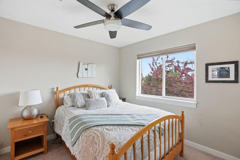 Tiny photo for 999 Golden Pheasant Drive, Redmond, OR 97756 (MLS # 220219398)