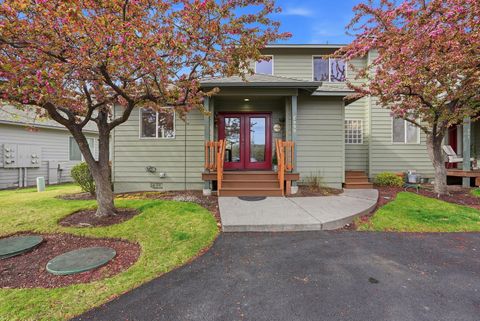 Tiny photo for 999 Golden Pheasant Drive, Redmond, OR 97756 (MLS # 220219398)