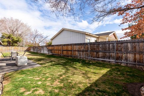Tiny photo for 1650 SW 16th Street, Redmond, OR 97756 (MLS # 220217362)