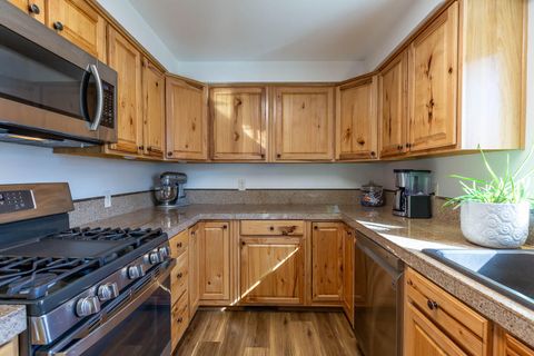 Tiny photo for 1650 SW 16th Street, Redmond, OR 97756 (MLS # 220217362)