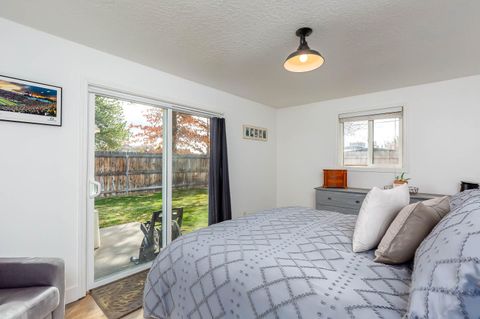 Tiny photo for 1650 SW 16th Street, Redmond, OR 97756 (MLS # 220217362)