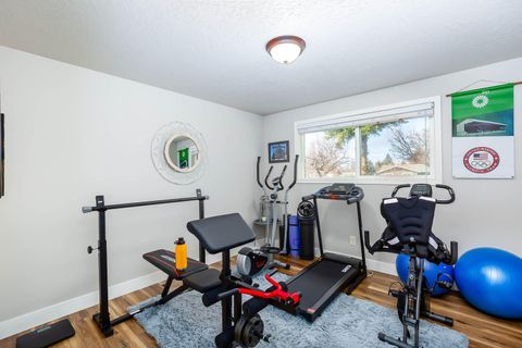 Tiny photo for 1650 SW 16th Street, Redmond, OR 97756 (MLS # 220217362)