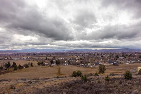 Tiny photo for 8131 Markgraf Lane, Klamath Falls, OR 97603 (MLS # 220215658)