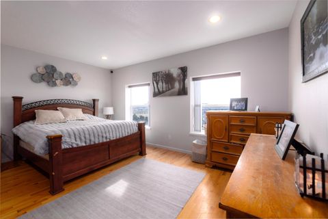 Tiny photo for 8131 Markgraf Lane, Klamath Falls, OR 97603 (MLS # 220215658)