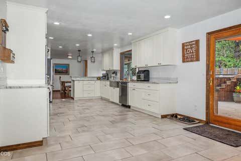 Tiny photo for 3665 Pine Tree Drive, Klamath Falls, OR 97603 (MLS # 220224608)