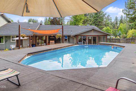 Tiny photo for 3665 Pine Tree Drive, Klamath Falls, OR 97603 (MLS # 220224608)