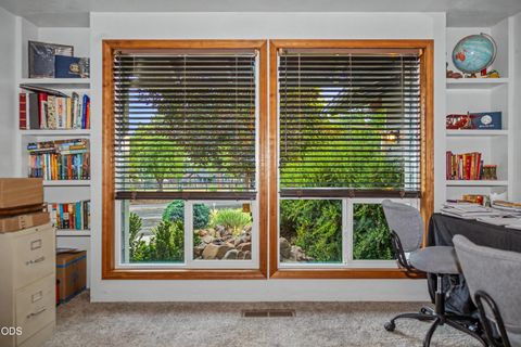 Tiny photo for 3665 Pine Tree Drive, Klamath Falls, OR 97603 (MLS # 220224608)
