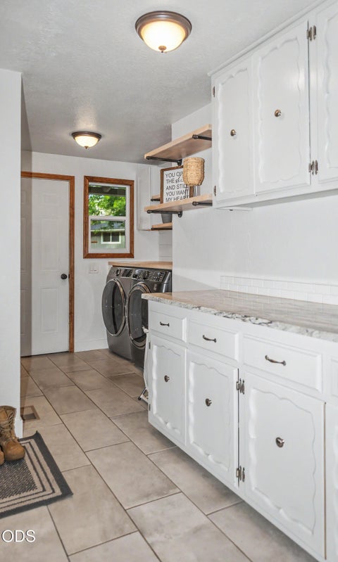 Tiny photo for 3665 Pine Tree Drive, Klamath Falls, OR 97603 (MLS # 220224608)
